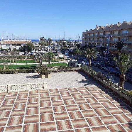 Studio 4 Personnes Avec Vue Sur Le Port Apartment Hyères Exterior foto